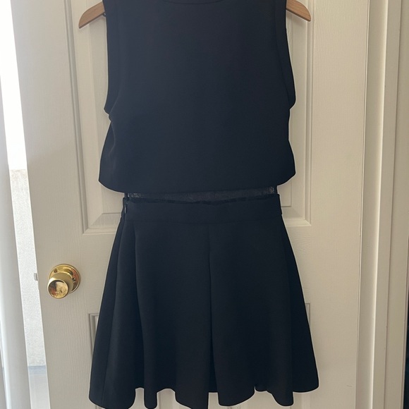 Black Dress - Picture 3 of 7